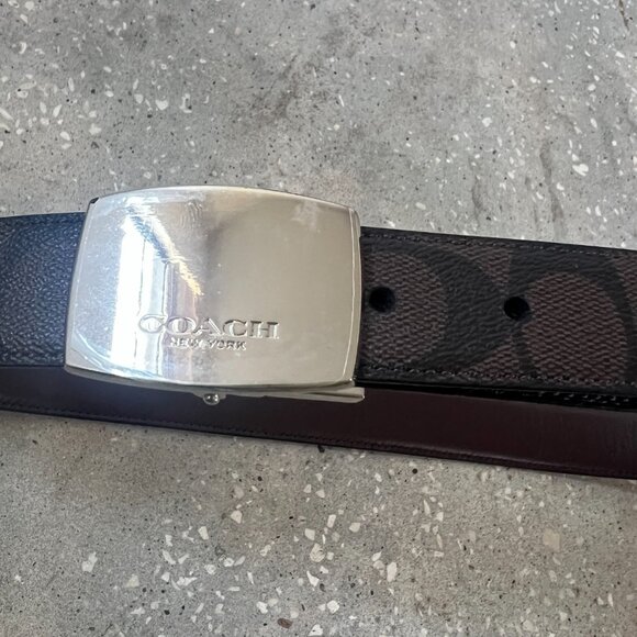 NWOT Coach Signature Plaque Buckle Reversible Belt